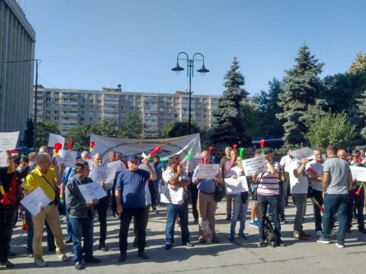 Sindicatele feroviarilor suspendă protestele