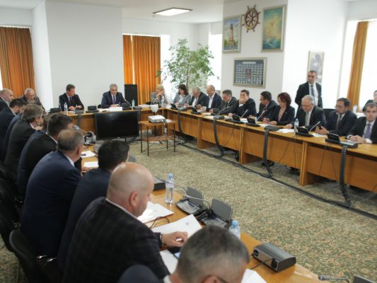 Audierile în Parlament ale miniştrilor propuşi în Guvernul Orban, la final; 3 din 16 au primit aviz negativ