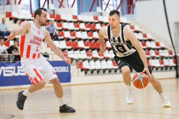 Baschet masculin: U-BT Cluj a debutat cu o victorie în deplasare în noul campionat