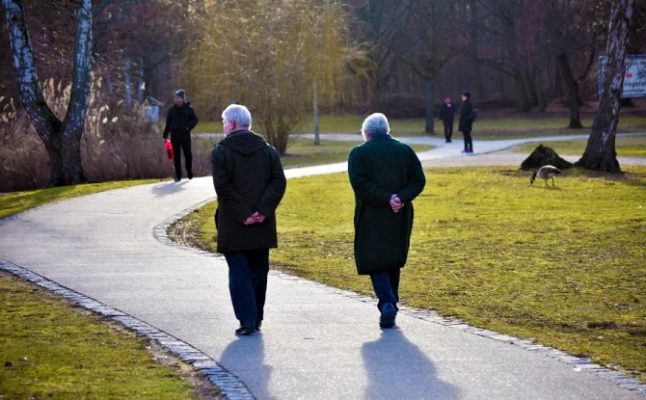 Camera Deputaţilor: Vârsta de pensionare se reduce cu patru luni pentru fiecare an lucrat în condiţii deosebite