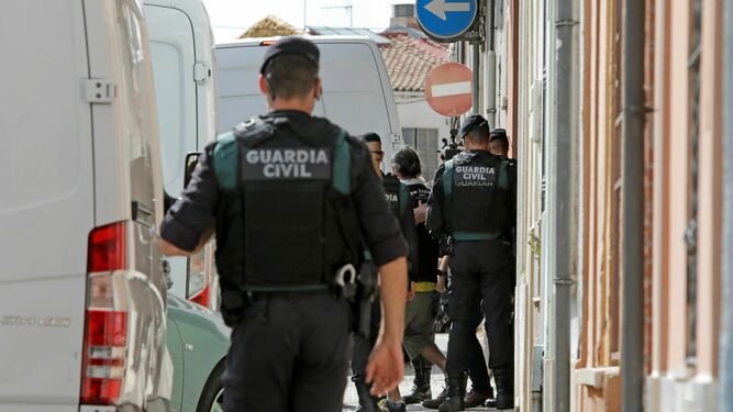 Garda Civilă spaniolă a destructurat o organizaţie infracţională care exploata muncitori din România şi Republica Moldova