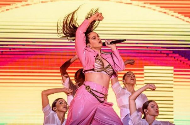 VIDEO Hitul ‘Con Altura’ al cântăreţei spaniole Rosalia a depăşit un miliard de vizualizări pe YouTube
