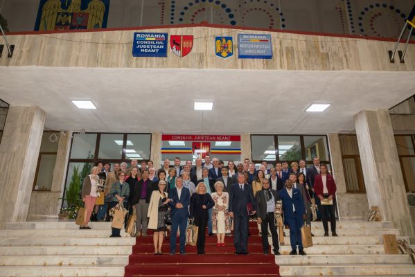 Neamţ: O delegaţie formată din 24 de ambasadori a vizitat judeţul