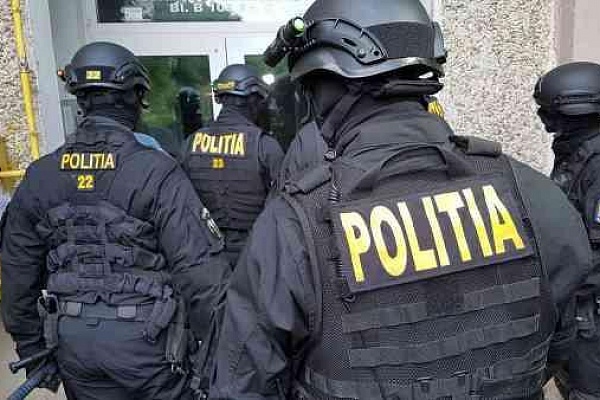 Percheziţii domiciliare în Bucureşti şi în judeţul Ilfov într-un dosar de proxenetism