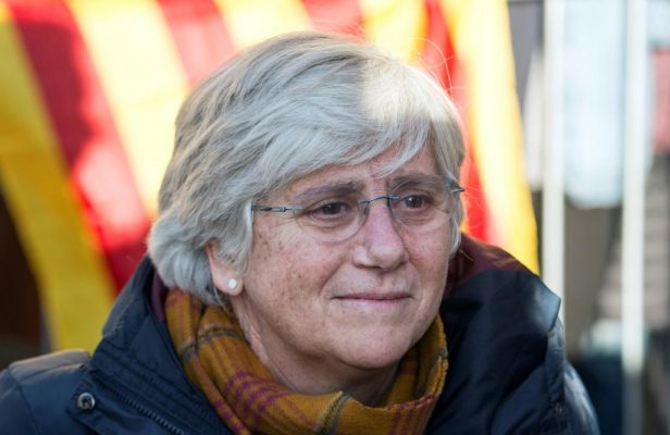 Fosta responsabilă catalană Clara Ponsati s-a predat poliţiei în Scoţia