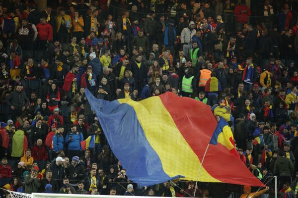 Fotbal: Tricolorii vor fi susţinuţi de aproximativ 12.000 de români la meciul cu Spania