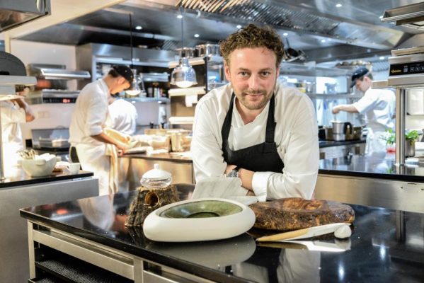 Maestrul bucătar al anului 2019 este Arnaud Donckele, a anunţat revista Gault et Millau