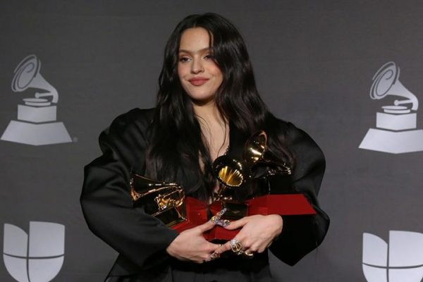 Rosalia, noua senzaţie a muzicii spaniole, marea câştigătoare a galei Latin Grammy Awards 2019