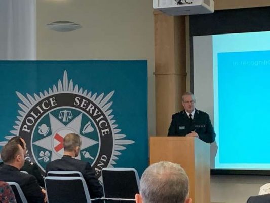 Şeful poliţiei din Irlanda de Nord face apel la calm în perspectiva alegerilor britanice