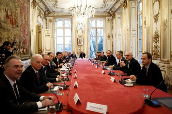 Franţa: Nu s-a ajuns la un compromis privind reforma pensiilor; mobilizarea continuă (sindicate)