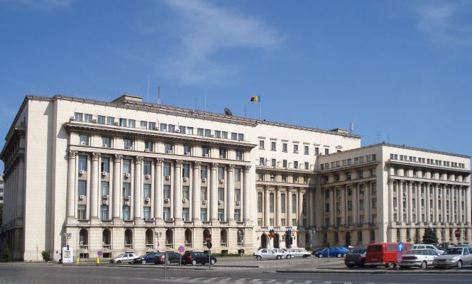 Proiecţie de lumină şi culoare pe sediul MAI în memoria eroilor martiri ai Revoluţiei Române