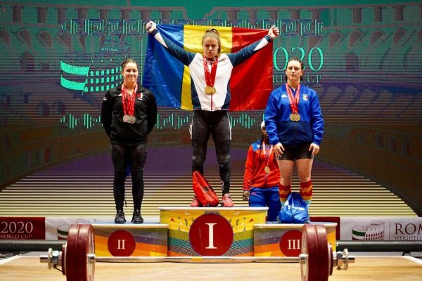 Haltere: Raluca Olaru, o medalie de aur şi două de argint la concursul din Uzbekistan