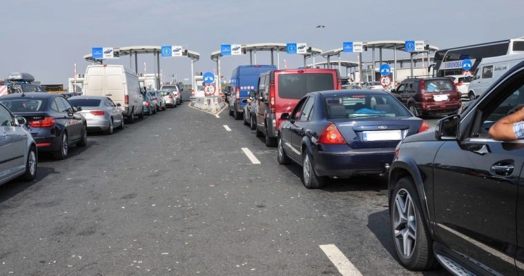 Arad: Aproximativ 4.800 de persoane au intrat în ţară prin Nădlac II în 24 de ore; în total – 17.000 de la deschiderea culoarului verde