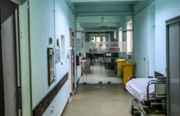 Decret stare de urgenţă/Sănătate: Pot fi suspendări din funcţii, indiferent de statut, pentru neîndeplinirea atribuţiilor de serviciu