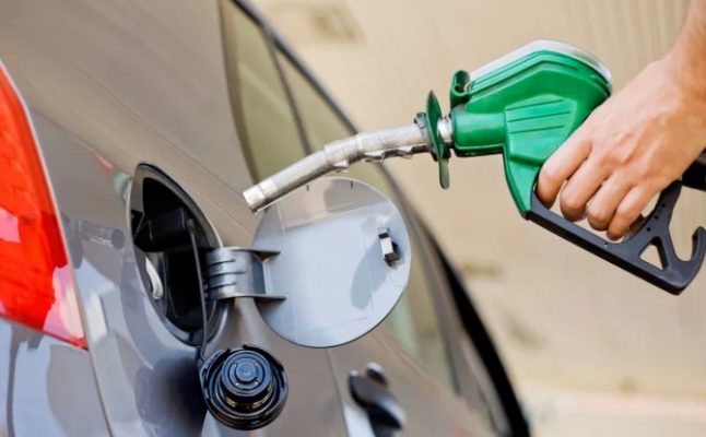 Preţul benzinei în România a coborât sub media europeană