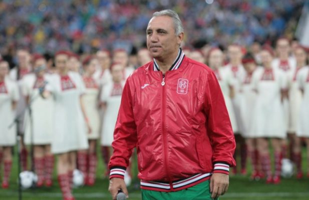 Fotbal: Stoicikov, considerat mai bun decât Hagi, conform unui sondaj al FIFA