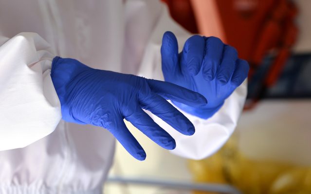 Sute de profesionişti imigranţi din domeniul sanitar vor să muncească în Spania pentru a combate COVID-19