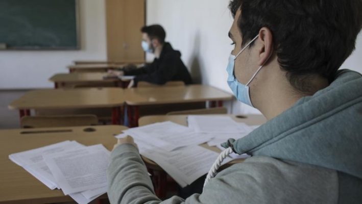 Bacalaureat: Marţi – proba la Limba şi literatura maternă