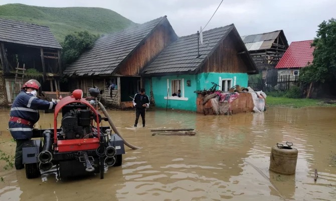 IGSU: 37 de localităţi din 17 judeţe – afectate de vremea rea în ultimele 24 de ore