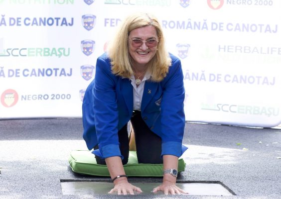 VIDEO Canotaj: Elisabeta Lipă, prima campioană ale cărei palme au fost amprentate pe Aleea Mâinile de Aur