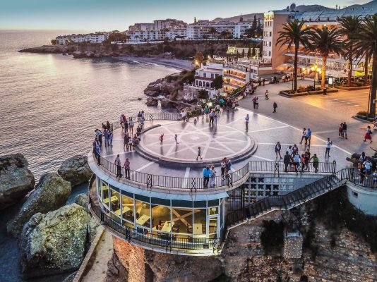 Uniunea Europeană îşi redeschide graniţele pentru sezonul turistic