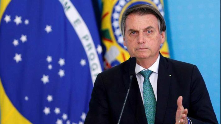 Brazilia: Preşedintele Bolsonaro ameninţă cu bătaia un jurnalist după o întrebare legată de soţia sa