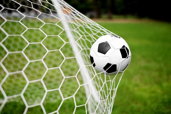 Fotbal: FRF a decis să aplice în competiţiile interne protocolul medical practicat de UEFA