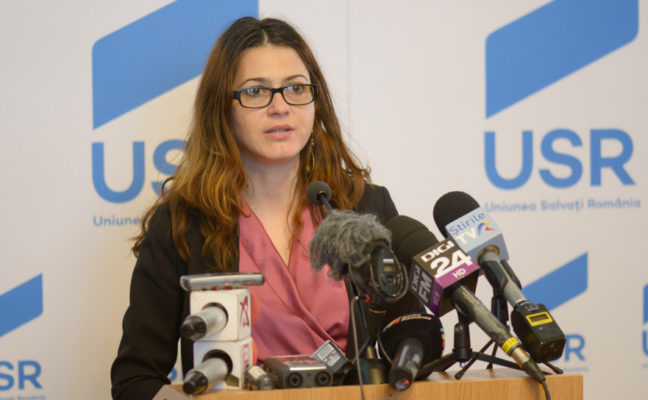 Presadă – proiect: Personalul contractual din administraţie cu condamnări definitive să nu mai poată ocupa aceste posturi
