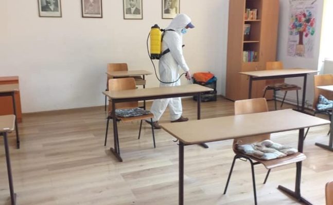 FSE Spiru Haret: Şcolile riscă să devină focare COVID-19, din cauza lipsei de personal
