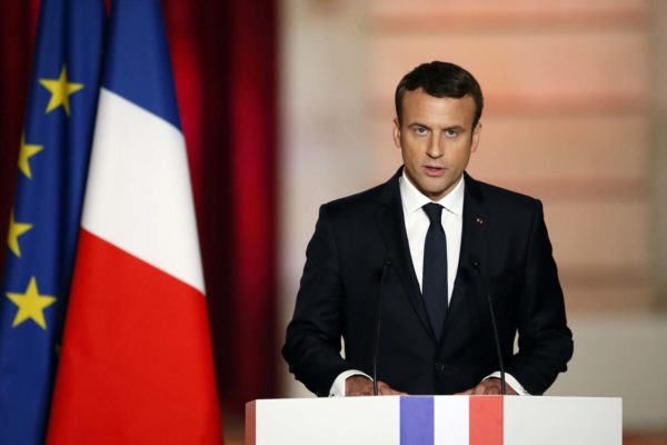 Parisul anunţă acţiuni ”concrete” împotriva propagandei islamiste online şi pentru siguranţa şcolilor