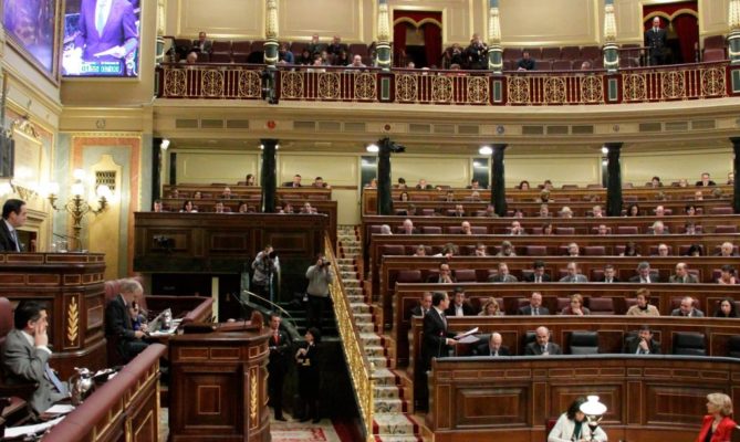Parlamentul spaniol a aprobat starea de urgenţă sanitară până pe 9 mai 2021