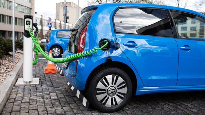 Piaţa auto din România a scăzut la nouă luni cu peste 32%; vânzările de autoturisme ecologice, în creştere (APIA)