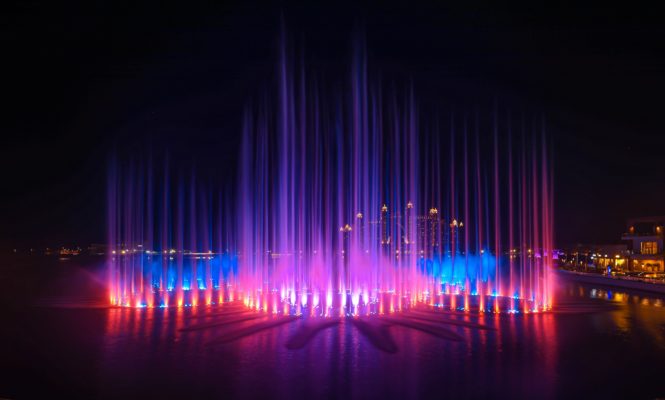 VIDEO Record Guinness: Cea mai mare fântână din lume, construită în Dubai