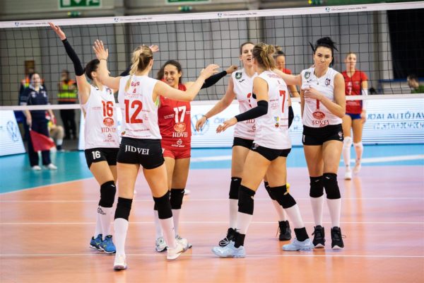 Volei feminin: CSM Volei Alba Blaj, calificată fără joc în optimile Cupei Challenge