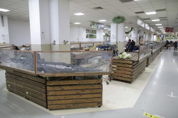 Agricultorii organizează miercuri în faţa Guvernului miting de protest faţă de închiderea pieţelor
