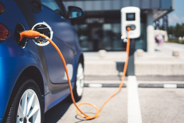 Creştere de peste 15% a vânzărilor de autoturisme ”verzi” în România, în primele zece luni (APIA)