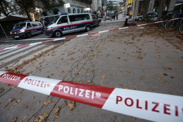 Liderii UE, Franţa şi Germania au condamnat atacul terorist din Viena