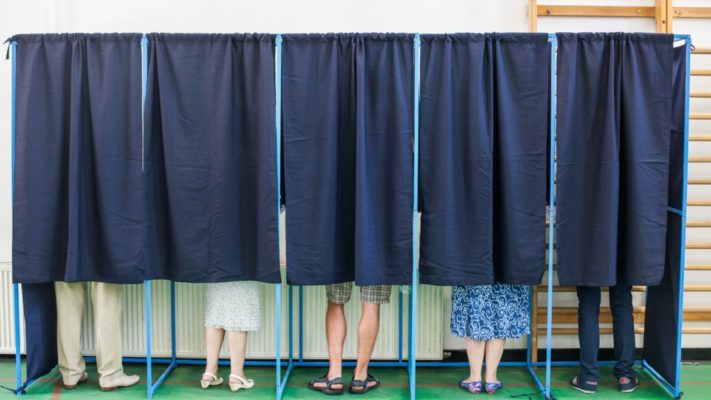 Parlamentare2020/ BEC a adoptat o decizie privind interzicerea utilizării în cabina de vot a aparatelor foto