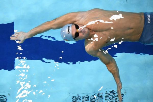 Înot: Robert Glinţă, nou record naţional la 200 m spate