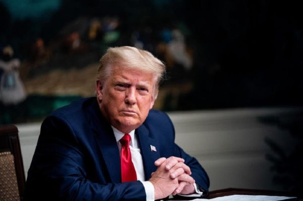 Trump impune la final de mandat restricţii severe privind imigraţia în SUA