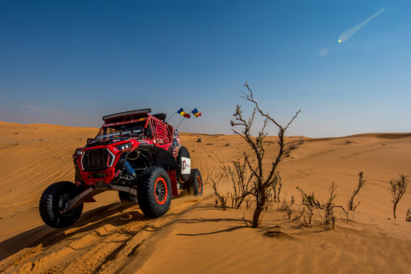 Auto: Echipajul Claudiu Barbu/Marius Lupu, cu probleme tehnice, ar putea relua marţi Raliul Dakar 2021
