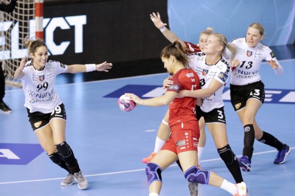 VIDEO Handbal feminin: SCM Râmnicu Vâlcea, la prima victorie în acest sezon al Ligii Campionilor