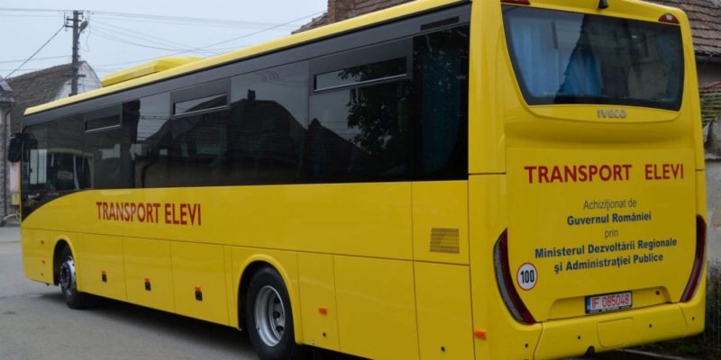 Elevii anunţă că vor acţiona în judecată autorităţile dacă nu se asigură transportul judeţean la şcoală