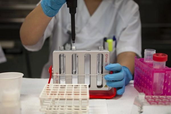 La intrarea în România, obligativitatea prezentării unui test negativ RT-PCR pentru SARS-CoV-2