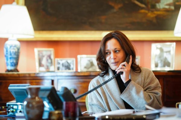 SUA: Harris şi Macron pledează pentru o “strânsă cooperare” în faţa COVID-19 şi schimbărilor climatice