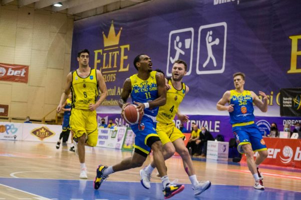 Baschet masculin: CSU Sibiu şi-a consolidat poziţia de lider în Liga Naţională