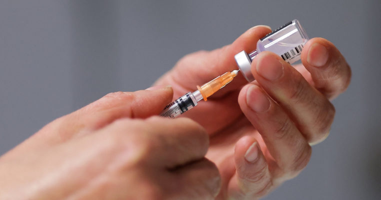 Politicieni germani presează UE să autorizeze vaccinul Sputnik V