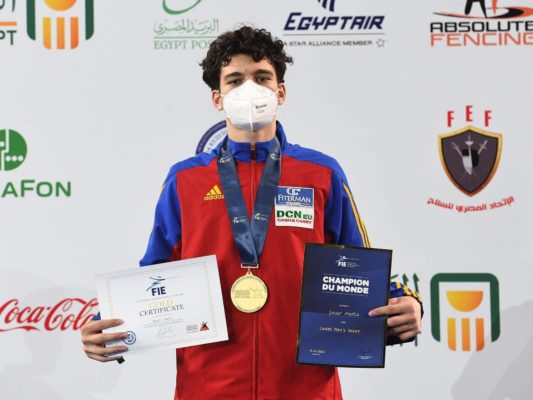 VIDEO Scrimă: Marco Şovar, medaliat cu aur în proba de sabie, la Mondialele de cadeţi