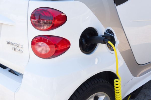 Spania acordă subvenţii 800 de milioane euro pentru achiziţionarea de vehicule electrice