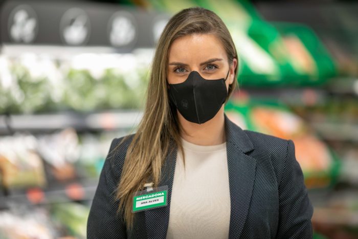 Mercadona investește peste 5 milioane de euro pe an în măști corporative!